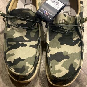 Hey Dude Wally Camo Shoes - Size 13